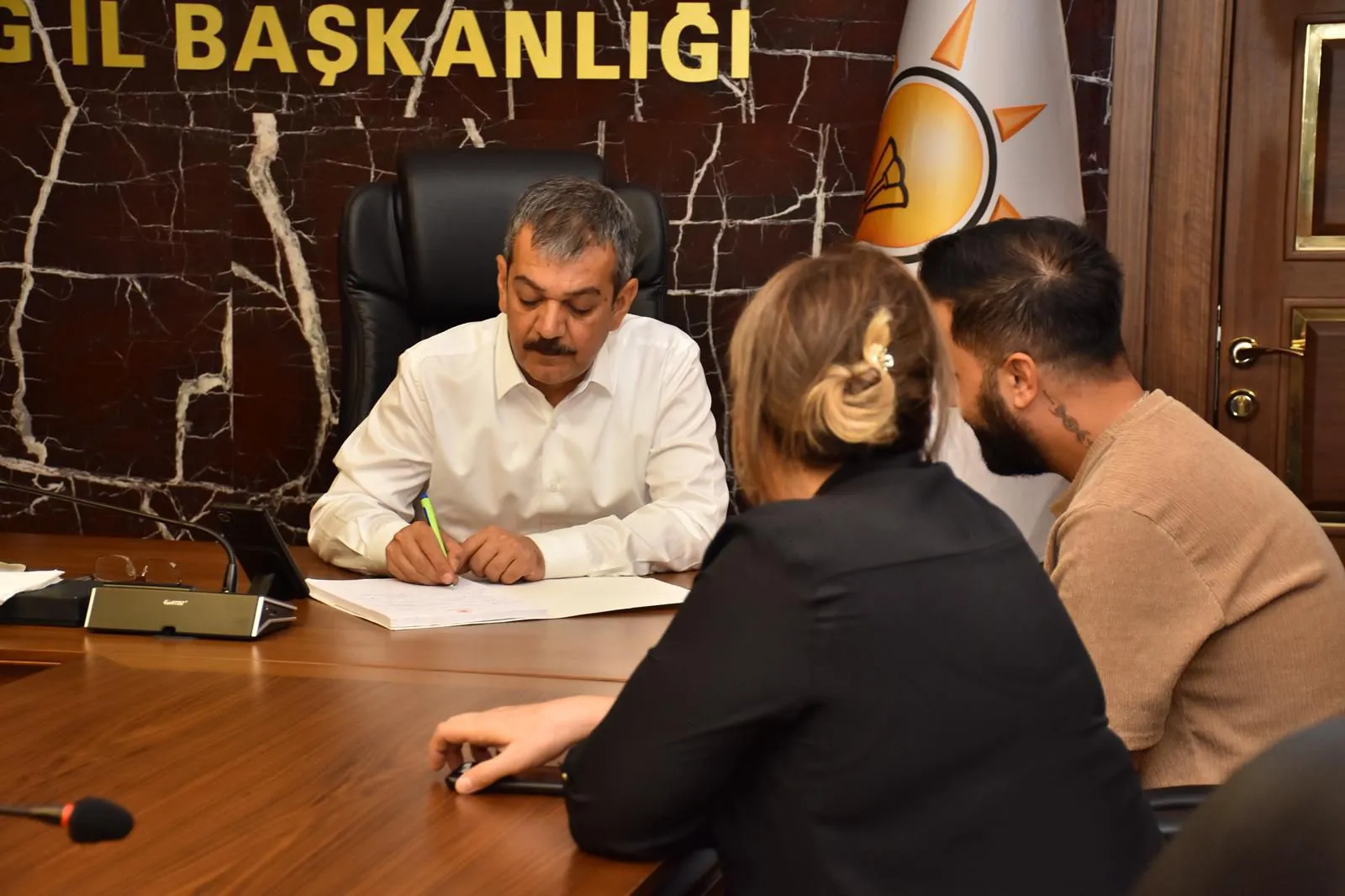 Milletvekili Keleş, AK Parti İl Başkanlığı’nda Vatandaşlarla Buluştu